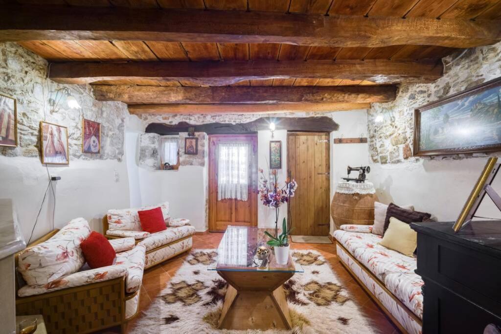 Traditional Cretan Stone House In The Center Of Crete Litos Экстерьер фото