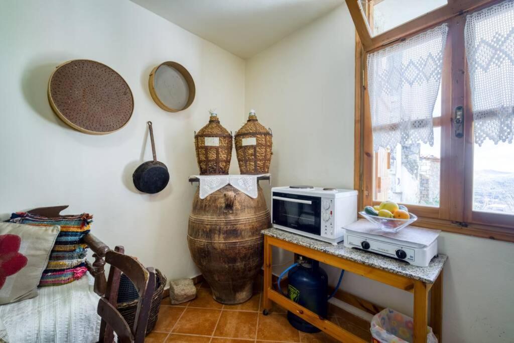 Traditional Cretan Stone House In The Center Of Crete Litos Экстерьер фото