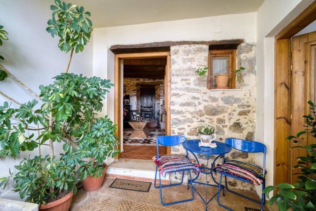 Traditional Cretan Stone House In The Center Of Crete Litos Экстерьер фото